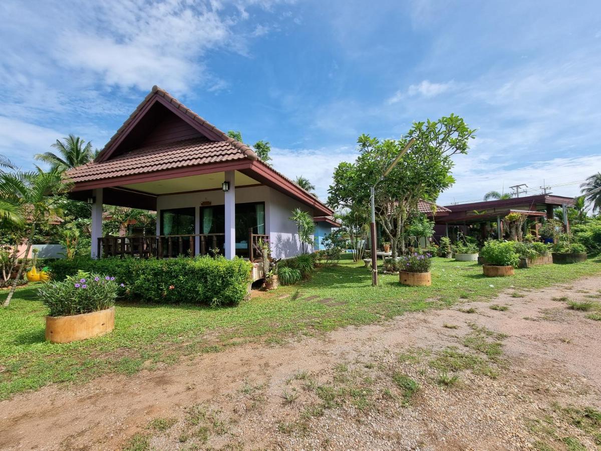 Pawarisa Resort Pathio Bagian luar foto