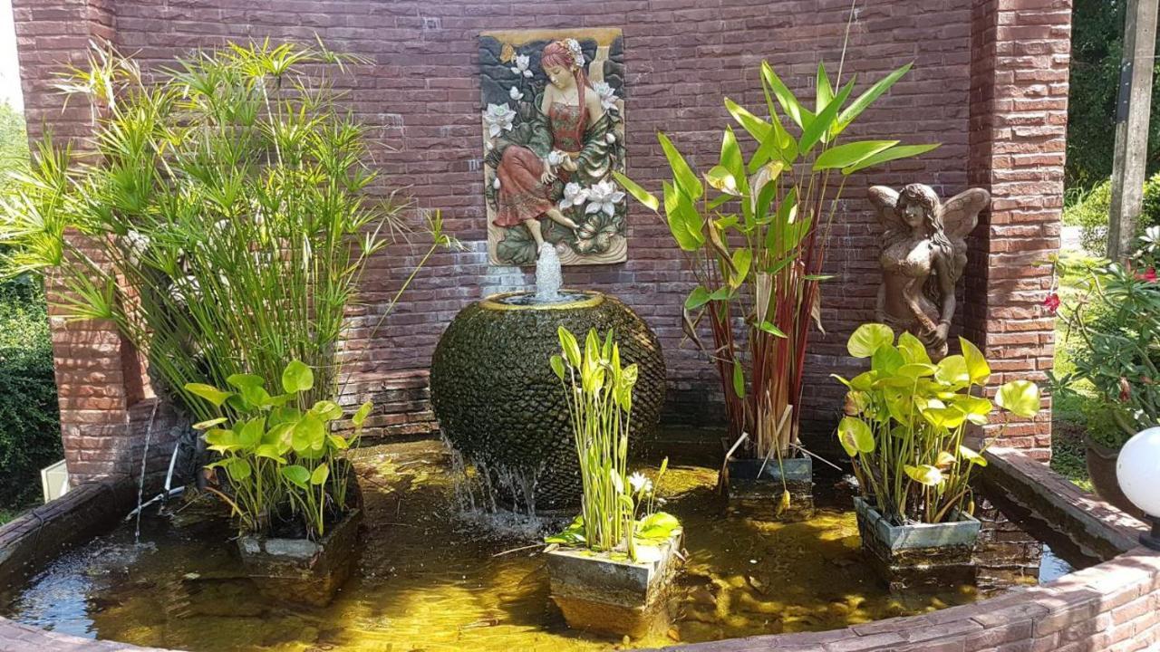 Pawarisa Resort Pathio Bagian luar foto